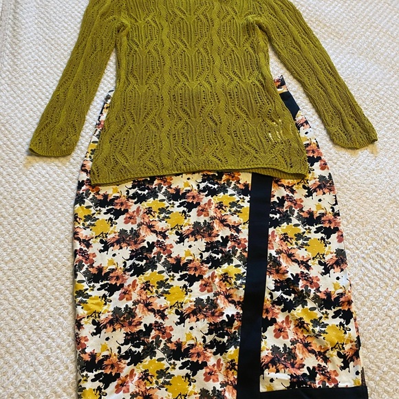 DE COLLECTION beautiful floral Skirt/ size M - Picture 7 of 9